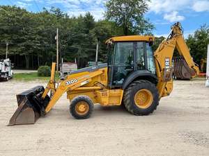 Retroexcavadora John Deere en Venta, Neumáticos de Alta Resistencia, Motor con Bomba de Alta Capacidad, Diseñada para Terrenos Difíciles y Trabajos Pesados - Product Image 1
