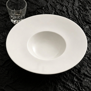 Plato de Sopa de Porcelana de Estilo Europeo con Borde Ancho, Elegante Tazón para Pasta con Borde, Vajilla Blanca de Alta Calidad para Hotel y Restaurante, Apta para Lavavajillas - Product Image 5