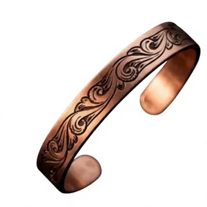 Pulsera Magnética de Cobre con Grabado Floral Minimalista, Joyería Metálica Moderna con Diseño Exquisito - Product Image 3