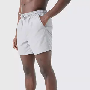 Descubra a arte de elegância casual, a coleção de shorts masculinos de aparelhos aliados bate na cena da moda