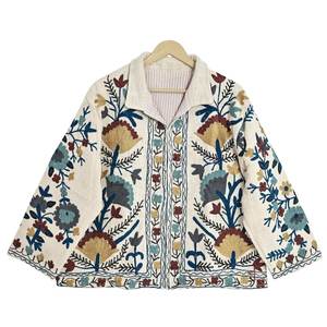 Veste en velours blanc Suzani brodée à la main, veste bohème pour femmes, veste artisanale ethnique faite à la main, style vintage, manteau bohème - Product Image 1