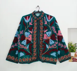 Chaqueta Boho Chic de Terciopelo Verde Menta con Bordado Suzani y Vibrante Trabajo de Hilo Floral, Abrigo de Moda para Mujer Otoño Invierno - Product Image 2