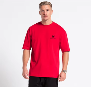 เสื้อยืดคอกลมแขนสั้นผู้ชายสีแดง ทรงปกติ ผ้าฝ้ายเจอร์ซีย์ สีพื้น สวมใส่สบาย พิมพ์ลายโลโก้ด้านหน้า - Product Image 1