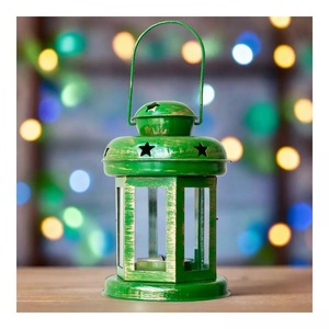 Lanterne en métal vert avec découpes en forme d'étoile, porte-bougie durable pour la décoration de la maison - Product Image 4