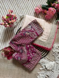Sari de seda Rangoli premium con hermoso bordado de lentejuelas y hilo en el borde, combinado con una blusa de seda contrastante lista para usar. - Product Image 6