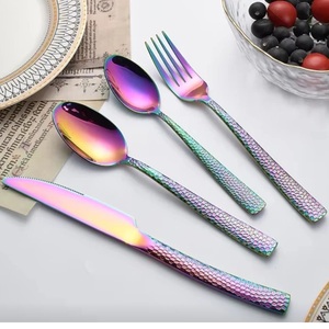 Ensemble de couverts en acier inoxydable arc-en-ciel avec manche martelé, couteau, fourchette, cuillère, finition poli miroir, pour mariage, restauration, table, fait main - Product Image 1