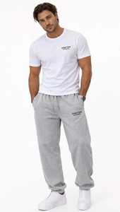 กางเกงจ็อกเกอร์ผู้ชายสีเทา ยี่ห้อ Oneten Apparel เอวยางยืด มีเชือกผูก ระบายอากาศได้ดี สวมใส่สบาย ตกแต่งด้วยตัวอักษร ด้านหน้าเรียบ - Product Image 2