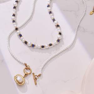 Collier de perles en gros, collier avec pendentif en acier inoxydable doré pour femmes - Product Image 4