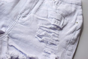 Shorts en jean taille haute pour femme, coupe ample et large, déchirés avec rivets et imprimés, style streetwear européen, hot pants - Product Image 6