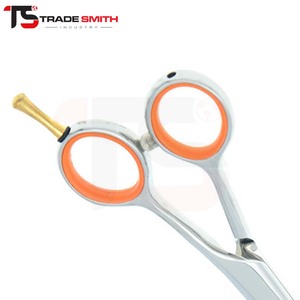 กรรไกรตัดผม TSI Professional Barber Stylish สำหรับตัดแต่งทรงผมอย่างแม่นยำ เหมาะสำหรับร้านตัดผมสมัยใหม่และร้านเสริมสวยระดับพรีเมียม - Product Image 6