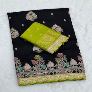 VASTRA COTTAGE Saree de seda Dola de alta resistencia con bordado Meenakari Zari, ribete de cordón y lentejuelas, y blusa a contraste para mujer - Product Image 1