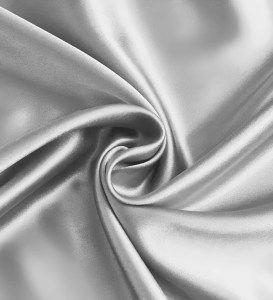Ensemble de draps en satin argenté élégant avec taies d'oreiller douces, collection de literie moderne de luxe pour la chambre à coucher - Product Image 2