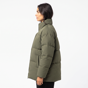 Blouson matelassé pour femme, col montant zippé, vêtement d'hiver personnalisé, manteau tendance, vente en gros de vêtements - Product Image 3