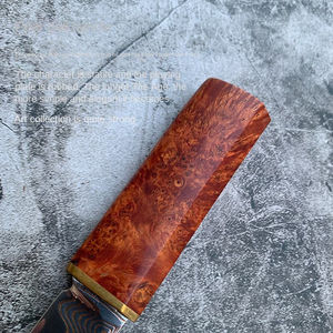 Couteau de chasse Bowie à pointe clip en acier inoxydable fait main sur mesure OEM avec lame dentelée, manche en bois résine et étui en cuir - Product Image 4