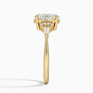 Anillo de Compromiso Solitario con Moissanita de Corte Ovalado, Chapado en Oro de 14K, Anillo Nupcial de Tres Piedras con Piedras Laterales Baguette para Boda - Product Image 2