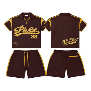 Conjunto de camiseta y pantalones cortos de algodón grueso de 240 GSM, color marrón con estampado verde, gráfico de calavera con pedrería, logotipo personalizado, 2 piezas. - Product Image 2