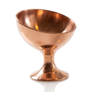 Gobelet à dessert en acier inoxydable rose gold, incassable, avec pied, pour la présentation de glaces et desserts, idéal pour les hôtels et restaurants. - Product Image 2