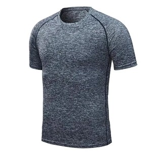 T-shirt décontracté de luxe pour homme, conçu pour une respirabilité supérieure, un confort optimal et des performances durables du tissu - Product Image 2