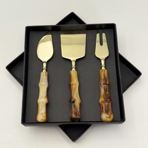 Juego de 3 piezas de cuchillos para queso de acero inoxidable dorado con mango de resina para mesa de desayuno, juego de cuchillos para queso y espátula para mantequilla a bajo precio - Product Image 1