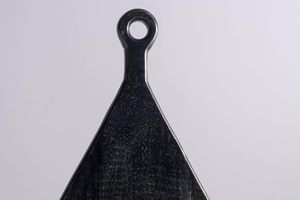 Planche à découper triangulaire en bois de manguier écologique, fabriquée à la main, sans danger pour les aliments, non toxique, ergonomique, plateau de service pour la cuisine - Product Image 4