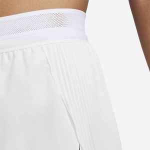 Shorts décontractés pour femmes en tissu sergé robuste, résistance industrielle, vêtements d'extérieur classiques, construction fiable, design intemporel - Product Image 4