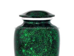 Urnas Funerarias Decorativas de Latón Hechas a Mano para Hombres y Mujeres - Product Image 2