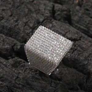 Luxury White <b>Gold</b> Diamond <b>Ring</b> With Round Brilliant Cut Stones For Everyday Wear Unisex Style - Product Image 3
