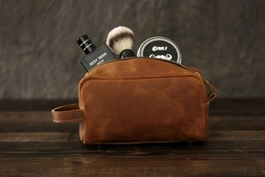 Neceser de Cuero Genuino Estilo Vintage Personalizado para Padrinos de Boda, Bolsa de Aseo para Hombre con Cierre de Cremallera, Modelo TYG-0096D - Product Image 5