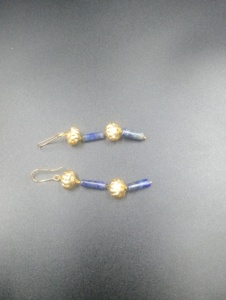 Boucles d'oreilles créoles minimalistes plaquées or avec perles, couleur bleu fantaisie taille brillant, pour femme, à porter au quotidien, cadeau de fête, bijou charmant - Product Image 6