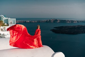 Elegante Vestido Rojo de Satén con Cola Larga para Mujer, Vestido de Lujo para Sesión de Fotos, Vestido para Viajes a Destinos con Vistas al Océano - Product Image 4