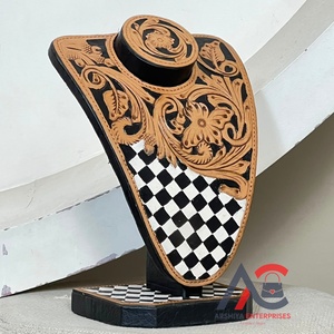 Nuevo Expositor de Joyería de Cuero con Diseño Floral a Cuadros, Hecho a Mano por Artesanos, Elegante Expositor de Collares con Forma de Maniquí, Soporte para Joyería - Product Image 1