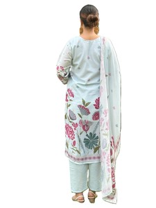 Ensemble Kurta pour femmes, bleu ciel, imprimé numérique, avec détails faits main au niveau du col, avec dupatta, en soie mousseline droite, style indien pakistanais - Product Image 4