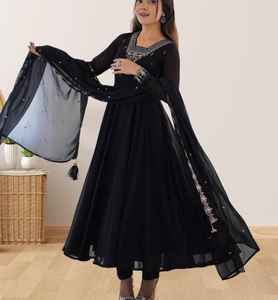 Tenue de mariage indienne traditionnelle en coton et soie, Kurti Sharara Dupatta Salwar, robe de soirée en Georgette, modèle [Numéro du modèle] - Product Image 2