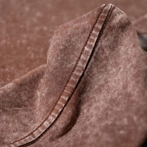 Empresa de Fabricación de Camisetas OEM que Ofrece Producción por Contrato y Desarrollo de Prendas de Vestir Personalizadas - Product Image 3