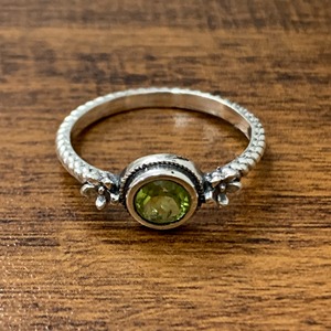 2.6 Grams <b>Peridot</b> Fashion <b>Ring</b> - Product Image 1