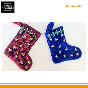 Fabriqué en Inde, chaussettes brodées à la main, ornements suspendus festifs en velours perlé pour la décoration de la maison à un prix excellent - Product Image 5