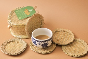 Wholesale Rattan Wicker Coasters <b>Mats</b> and Pads for Tea <b>Cups</b> Coffee Shops OEM Custom Logo for Restaurant Hotel - Product Image 5