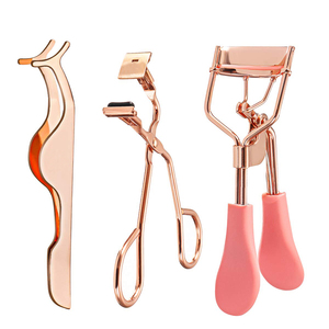 Recourbe-cils ergonomique pour toutes les formes de yeux avec des coussinets en silicone doux, outil de beauté durable en acier inoxydable pour une tenue longue durée - Product Image 6