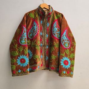 Chaqueta de algodón Suzani hecha a mano en India, chaqueta corta bordada a mano, abrigo unisex, chaqueta corta Suzani hecha a mano - Product Image 6