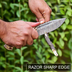 Cuchillo Artesanal de Acero de Damasco con Hoja de Punta Caída y Borde Dentado, Mango Natural, para Caza y Uso en Exteriores, Cuchillos a Precio Razonable - Product Image 4