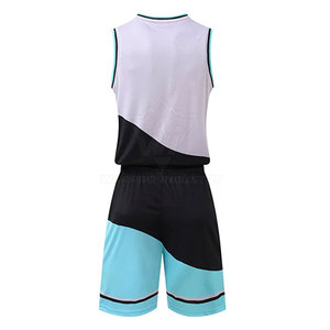Uniformes de baloncesto personalizables disponibles para pedidos al por mayor. Varios tamaños, colores y estilos para combinar con las preferencias del equipo y del jugador. - Product Image 3