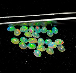Opale d'Éthiopie naturelle cabochon, opale d'Éthiopie calibrée en MM, pierre précieuse opale aux jeux de couleurs, pierre libre de petite taille - Product Image 6