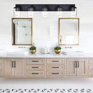 Lampada da Bagno Vintage Stile Fattoria a 5/6 Luci con Finitura Nera Opaca e Paralume in Vetro Trasparente - Product Image 6