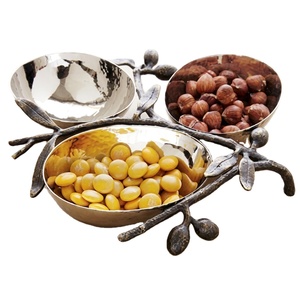 Juego de Tazones de Servir de Metal de 3 Niveles con Diseño de Rama de Olivo de Lujo |   Plato Decorativo para Dulces con Diseño Martillado para Decoración del Hogar, Centro de Mesa para Bodas - Product Image 1