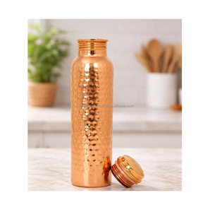 Botella de Cobre Ayurvédica Ecológica Hecha a Mano para Hidratación Diaria, Apta para Agua Hirviendo, Unisex, con Caja de Regalo - Product Image 1