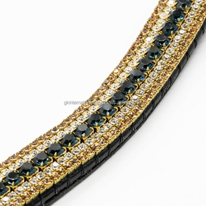Diadema para Caballo de Carreras Personalizada con Cristales Dorados y Verdes, Acolchada en Cuero, Absorbente de Sudor, Hecha a Mano - Product Image 3