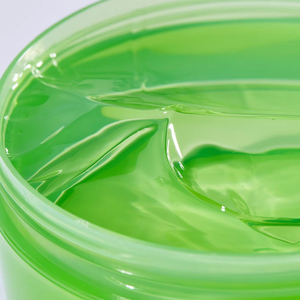 Le gel apaisant hydratant de la marque cosmétique coréenne n°1 SOQU améliore le teint et hydrate tous les types de peau. - Product Image 3