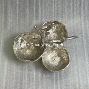 Cuenco Decorativo de Metal Plateado Texturizado con 3 Compartimentos, Asa en Forma de Rama de Árbol, Plato Decorativo para Frutas y Dulces, Vajilla para Hotel - Product Image 4