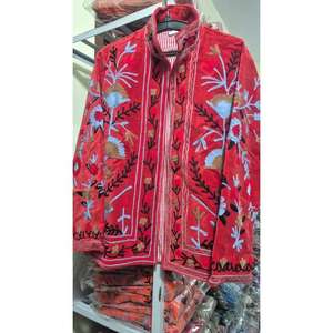 Chaqueta de Terciopelo Tejida con Bordado Floral Suzani de SR Exports para Mujer, Hecha a Mano, Reversible, Estilo Boho, para Festivales - Product Image 1