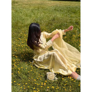 ชุดเสื้อผ้าไหมดีไซเนอร์แบบ Salwar Kameez พร้อมกางเกงและผ้าคลุมไหล่ สำหรับงานปาร์ตี้ ให้ลุคที่ดูสง่างาม - Product Image 4